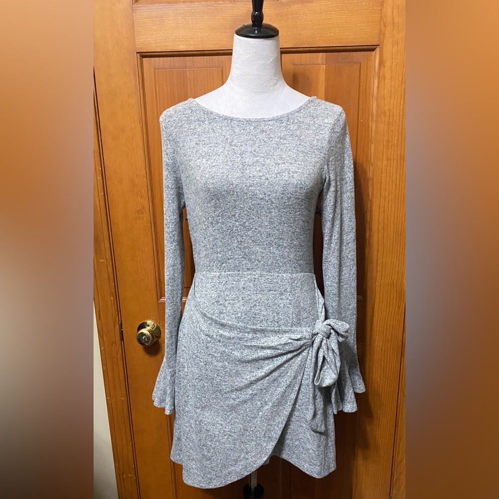 NWT Lulus Gray Knit Dress with Flared Sleeves - Picture 4 of 6
